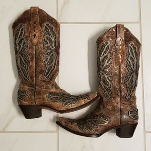 Corral wing and cross studs cowboy western boots
